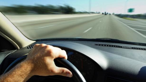 Conducea liniștit pe stradă, când dintr-o dată a văzut ceva pe cer care l-a cutremurat