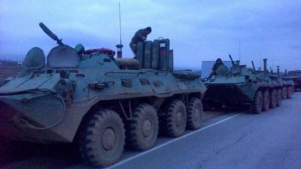 UCRAINA. Nave militare ruse în largul Crimeei. 15.000 de militari ruşi în peninsulă