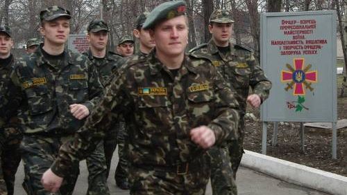 UCRAINA. Demisie la Statul Major: "În prezent se implică armata în conflictul civil"