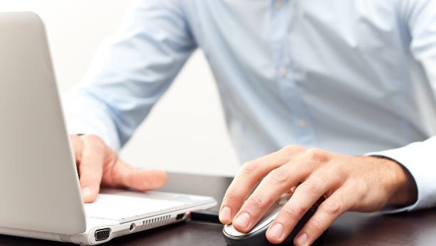 Ministrul Justiţiei vrea să introducă DOSARE ELECTRONICE 