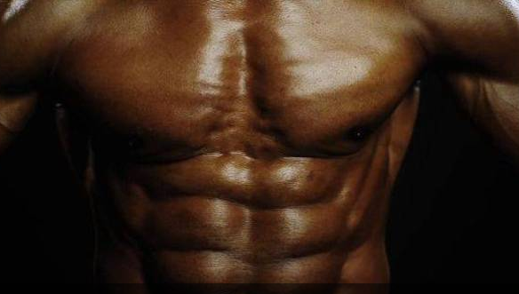 N-o să-ți vină să crezi câți ani are culturistul din imagine