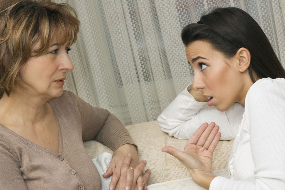 15 semne că te transformi în mama ta