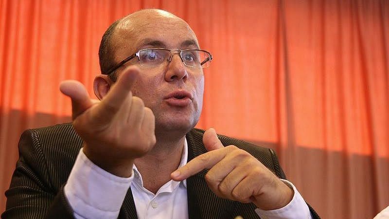 Cozmin Gușă: Felul palid în care Iohannis se manifestă îi dă posibilitatea lui Ponta să marcheze 