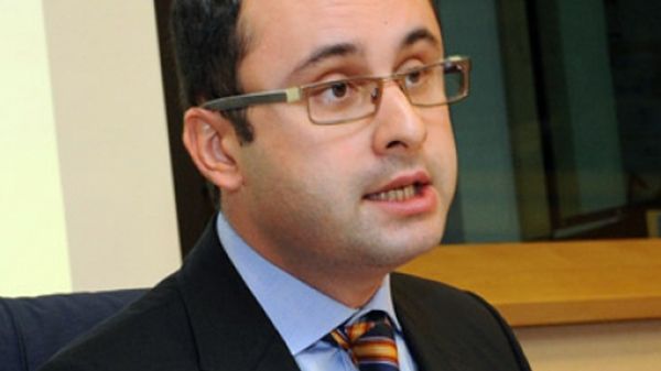 CRISTIAN BUŞOI demisionează de la conducerea Casei Naţionale a Asigurărilor de Sănătate