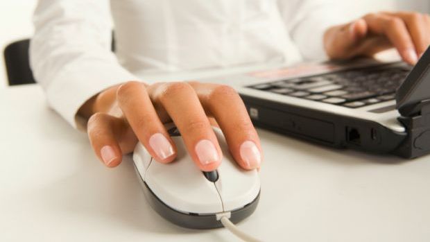 Cum foloseşti mouse-ul ca să nu te doară încheietura