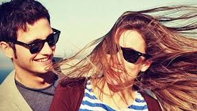 Vrei sa stii cat de FERICIT e un CUPLU? Află după profilul de Facebook!