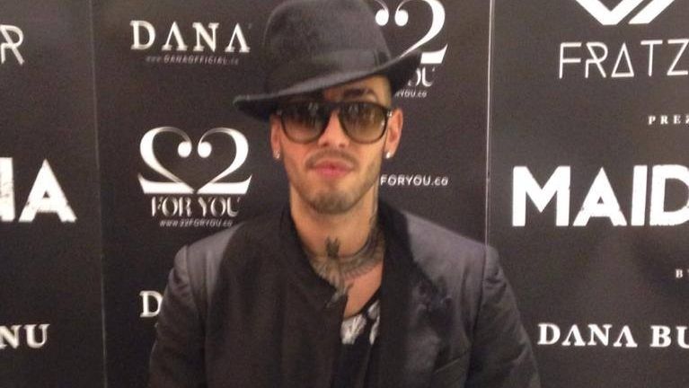 Alex Velea a agresat un paparazzo în lift