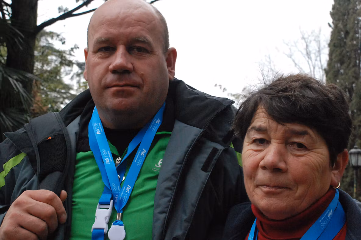 “Mulțumesc, mamă”. P&G i-a adus la Soci pe mama și pe fratele biatlonistei Evei Tofalvi