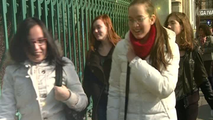 EVALUARE NAŢIONALĂ 2014, după proba la LIMBA ROMÂNĂ: ELEVII "HAPPY", DASCĂLII ÎNGRIJORAŢI 