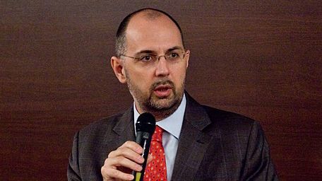 Kelemen: Am decis să aşteptăm decizia CCR. Nu ne asumăm răspunderea pe program de guvernare 