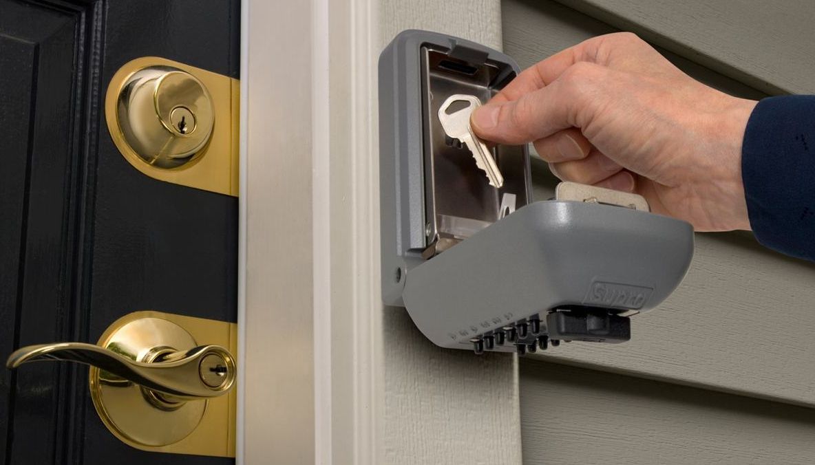 BUTOANE DE PANICĂ în grădinițele și școlile din Capitală