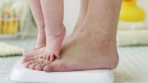 Slăbitul dupa naştere: câte calorii arzi alăptând şi când ai voie să te apuci de dietă