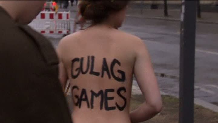 PROTEST FEMEN la SOCI 2014: "'OLIMPIADA GULAGULUI'' 