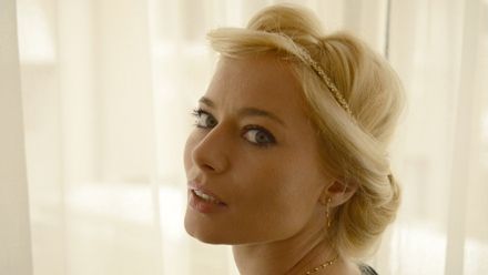 Laura Cosoi te învaţă să faci o coafură cu bentiţă