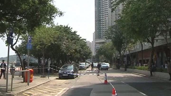 Un editor din Hong Kong a fost înjunghiat în plină stradă 