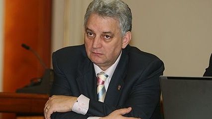 Sârbu: Dacă ar avea onoare, ar fi normal ca Antonescu să demisioneze de la Senat