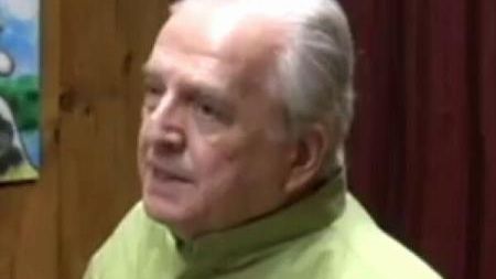 O legendă a muzicii punk a murit