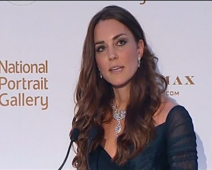 Kate Middleton, STRĂLUCITOARE la prima ieşire după vacanţa în Caraibe, cu un COLIER ÎMPRUMUTAT