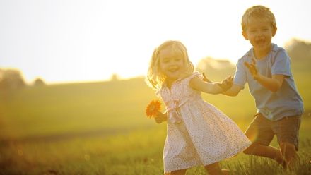 Cum să faci copii frumoşi: află ce spun studiile din domeniul geneticii