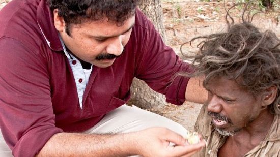 Eroul indian care a renunțat la slujba sa bine plătită pentru a avea grijă de oamenii flămânzi