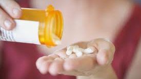 MEDICUL a insistat să-şi ia MEDICAMENTELE, iar ce s-a întâmplat pe urmă depăşeşte orice imaginaţie 