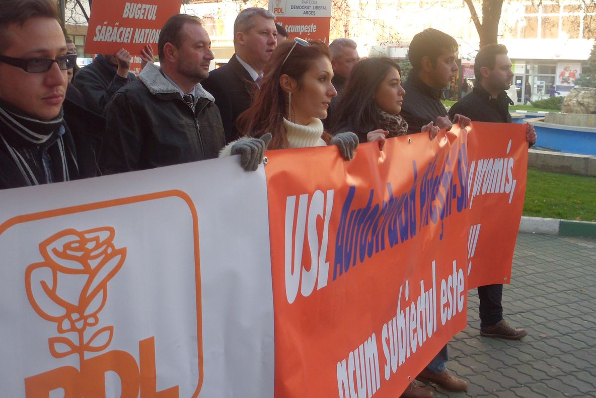 PDL, miting anti-USL în Bucureşti: PREDOIU, BLAGA şi STOLOJAN, atac la PONTA