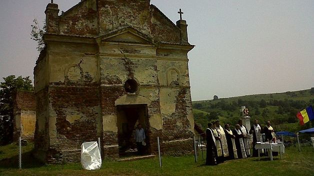 Percheziţii ale DNA, după ce UN SAT ÎNTREG DIN TRANSILVANIA a fost RETROCEDAT