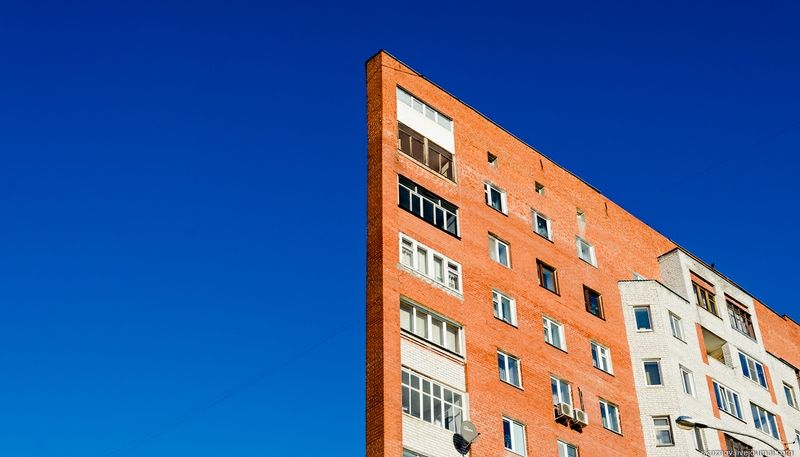 Nu este o farsă, nici Photoshop. În această clădire bizară locuiesc oameni