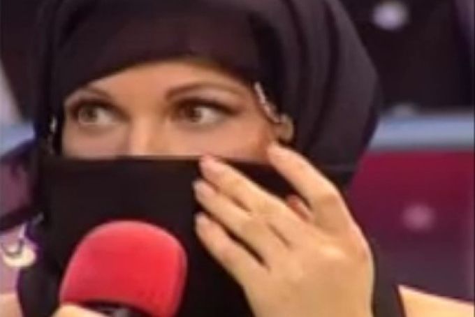 DRAMA prin care trece Nicoleta Luciu. Îi e ruşine să iasă din casă. Medicii nu au nicio explicaţie