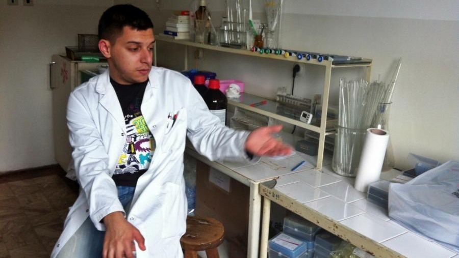 ROMÂNII care ar fi putut lua NOBELUL AU RĂMAS FĂRĂ FINANŢARE, deşi CERCETAREA E PRIORITATE NAŢIONALĂ