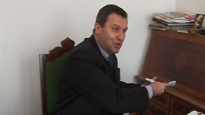 ATENŢIE, FUNCŢIONAR RĂU! Incredibil ce a păţit un om de afaceri din Craiova