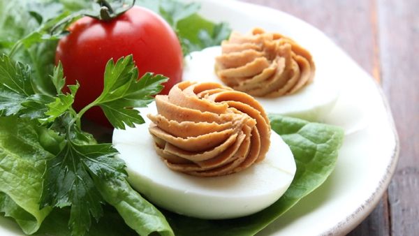 REŢETA ZILEI: Ouă umplute cu pate