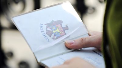 MOLDOVENII, FĂRĂ VIZE ÎN UE: Traian Băsescu salută votul PE