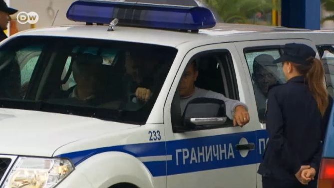 Oraşul rupt în două de UE. Localnicii sunt verificaţi de vameşi, imediat ce ies din casă