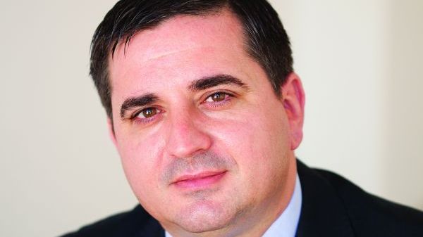 Un senator DEMISIONEAZĂ DIN PDL şi trece la grupul PSD