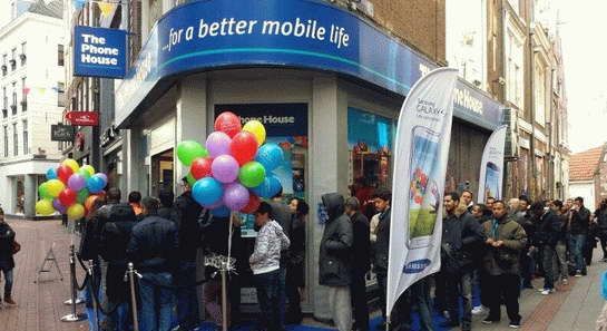 Cum arată smartphone-ul Galaxy S4 făcut special pentru ruşi