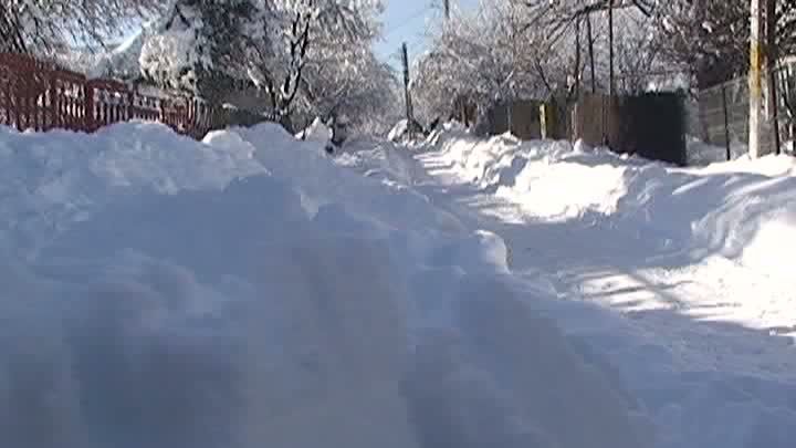 Satul din România unde oamenii se simt ca pe vremea strămoşilor. Au fost UITAŢI DE AUTORITĂŢI