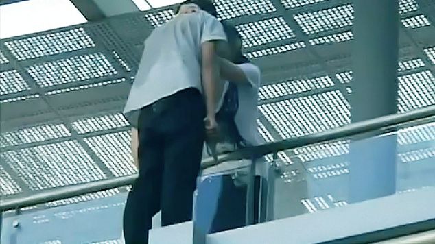 Salvat de la moarte de sărutul unei necunoscute 