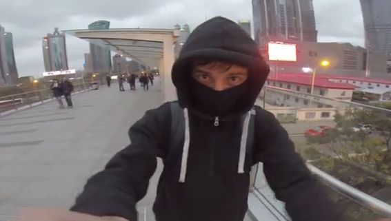 Te cutremuri când vezi ce fac doi tineri