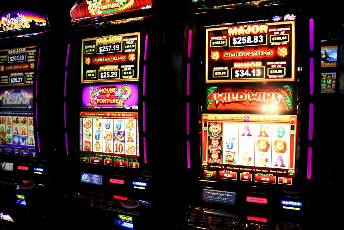 Dublă LOVITURĂ la PĂCĂNELE. Câştig de MILIARDE