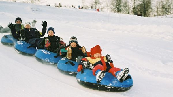 Accident grav pe pârtia Bradul. Un copil de opt ani spulberat de un cauciuc