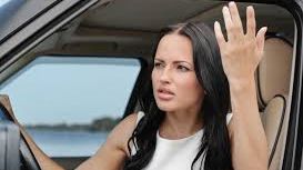 O ŞOFERIŢĂ cu un BMW Z4 a FUGIT DE POLIŢIŞTI. Cum s-a terminat aventura?