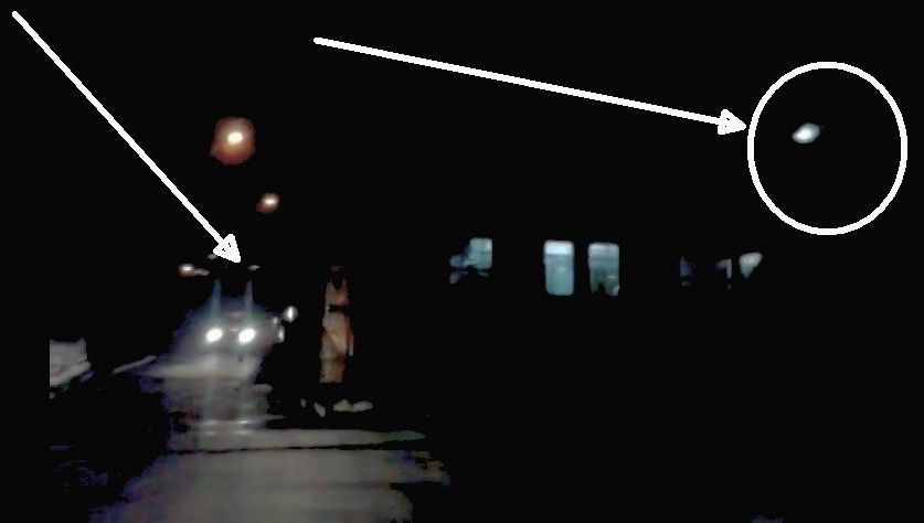 Situaţie neobişnuită surprinsă de un şofer la o trecere la nivel cu calea ferată  