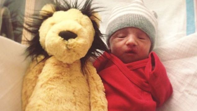 Au știut că băiețelul lor urma să supraviețuiască numai câteva zile și au imortalizat fiecare clipă