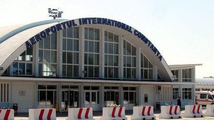 Avion militar, nevoit să aterizeze de urgență la Constanța