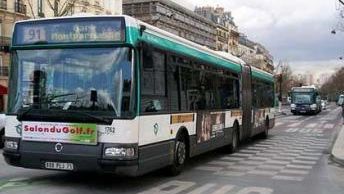 Transport public GRATUIT pentru a se reduce poluarea. NU se întâmplă în "micul Paris"