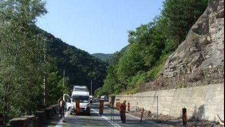 ALUNECĂRI de teren pe Valea Oltului. Probleme de TRAFIC şi în alte judeţe