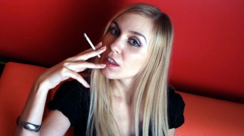 Ce trăsături de caracter trădează felul în care fumează. Află-i toate secretele!