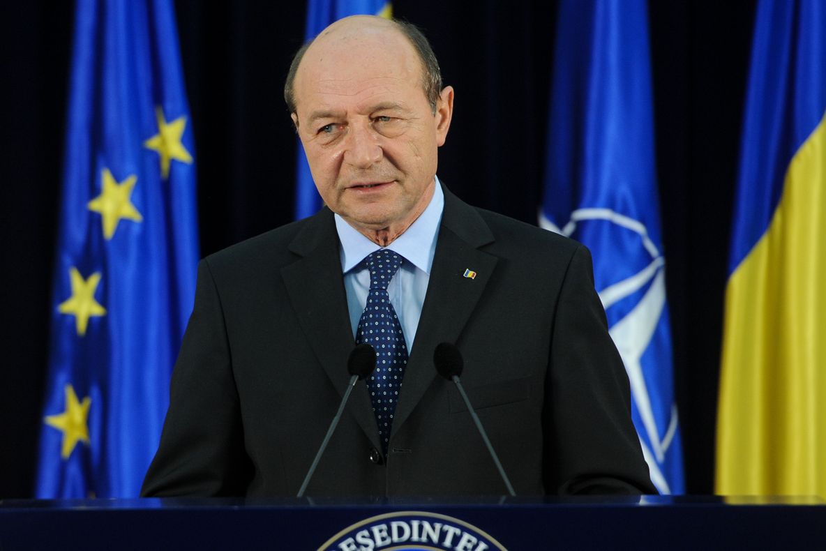 TRAIAN BĂSESCU: Am promulgat Legea certificatelor verzi. Aştept ieftinirea energiei electrice