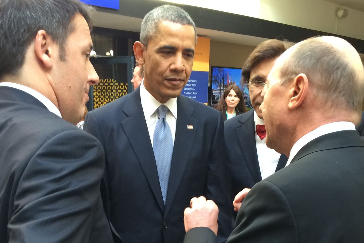 Traian Băsescu a discutat cu Barack Obama la Haga
